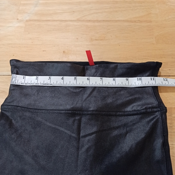 SPANX Womens XS Faux Leather Leggings in Black Pull On Shapewear Stretchin - Picture 11 of 12